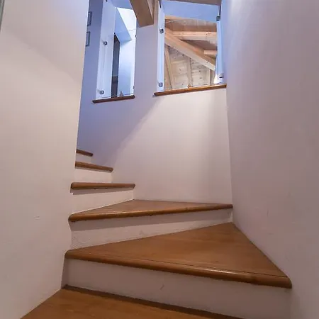 Casa Amarilla * 산 시로