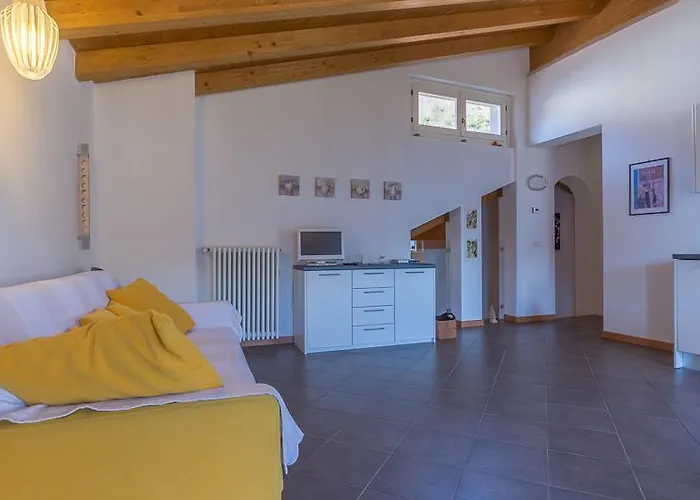 Casa Amarilla